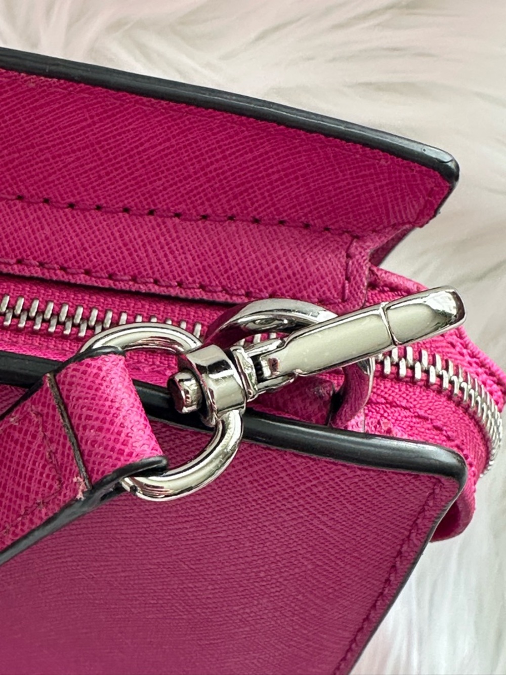 EUC MICHAEL KORS Hot Pink Saffiano Crossbody Bag - Picture 4 of 12